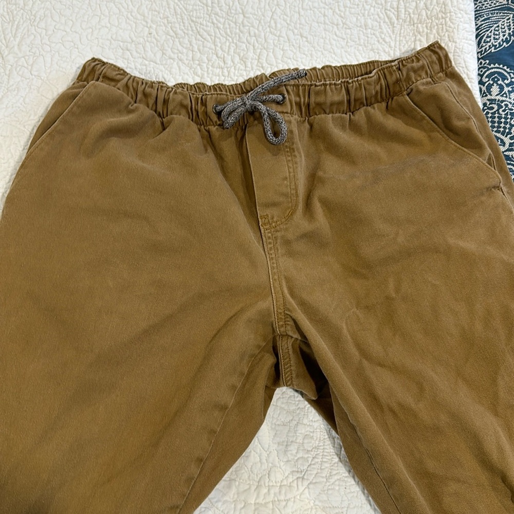 FREE WORLD KHAKI PANTS ~ SIZE LARGE